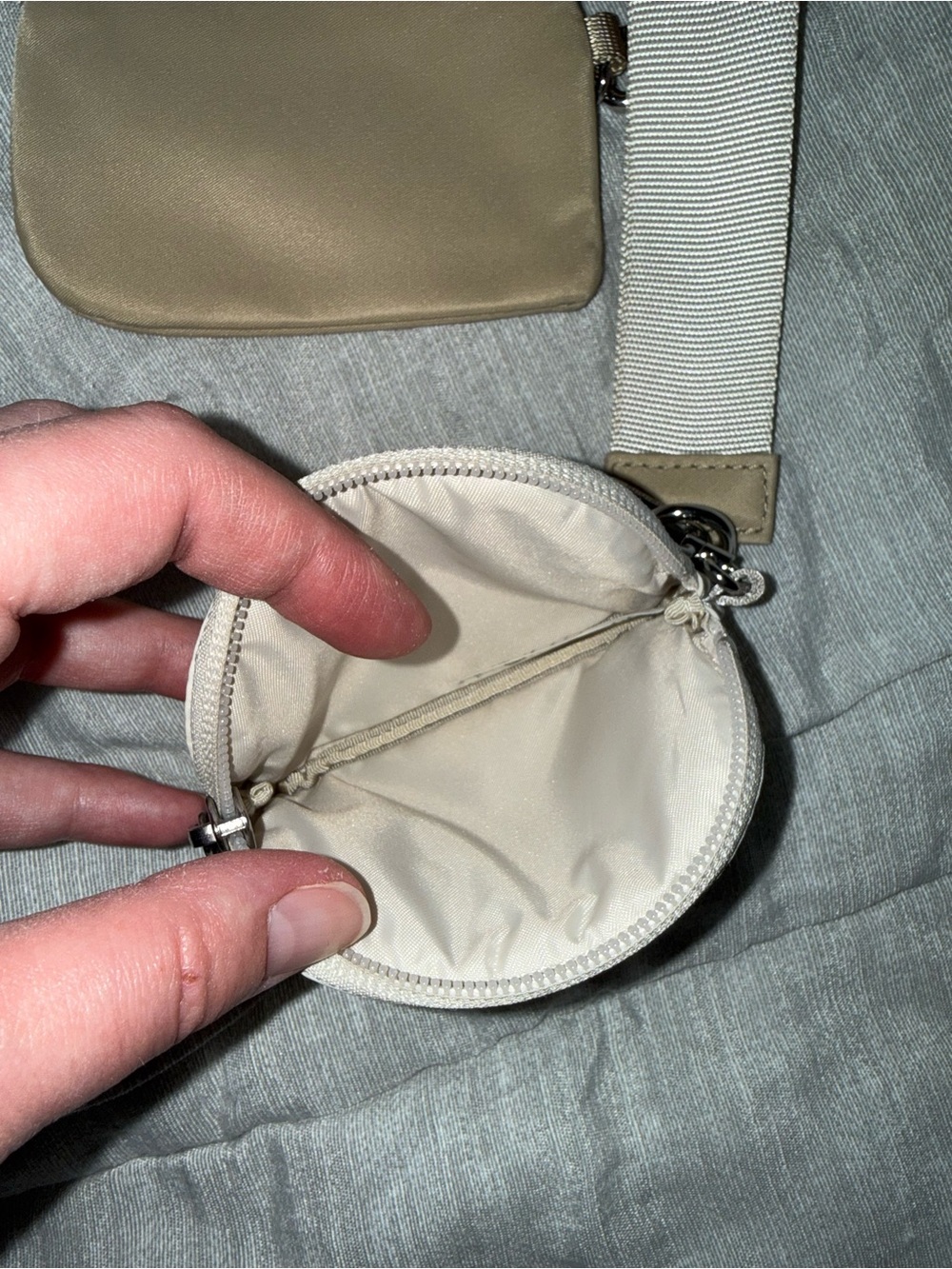 Lululemon Dual Pouch Wristlet Trench/White Opal - Picture 3 of 4